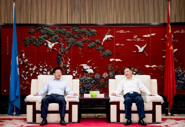 溫樞剛會(huì)見云南能投集團(tuán)黨委書記、董事長段文泉