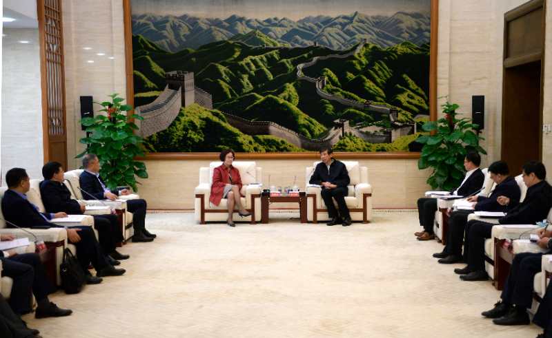 陳飛虎會見江西省委常委、副省長吳忠瓊