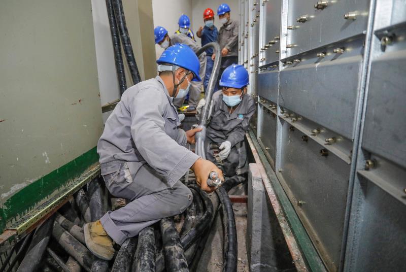 與時間賽跑，為生命加速 電力員工星夜鏖戰(zhàn)為醫(yī)院用電“增容”