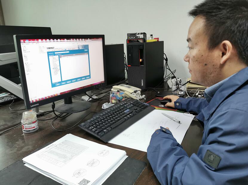 “穿搭”二維碼，浙江慈溪市供電公司工程檔案數(shù)字化，讓資料“動(dòng)”起來(lái)