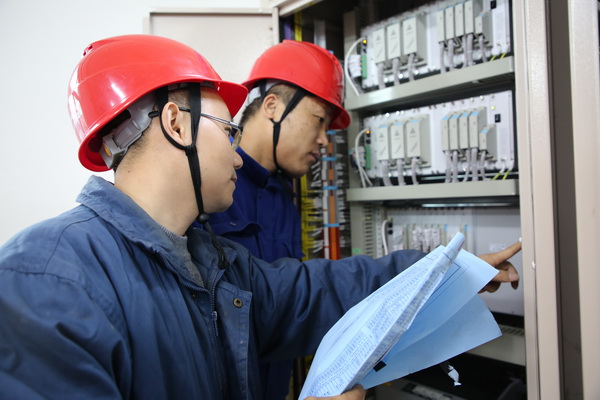 國網(wǎng)寧海縣供電公司：緊急消缺除隱患，筑牢電網(wǎng)“三防線”