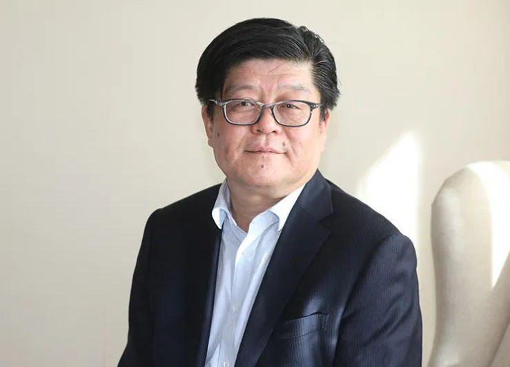 全國(guó)人大代表王剛：鼓勵(lì)玻璃行業(yè)轉(zhuǎn)產(chǎn)到光伏行業(yè) 助力碳中和目標(biāo)達(dá)成