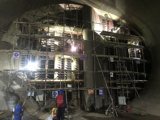國網(wǎng)劉家峽水電廠7、8號機組進水口攔污柵補焊打磨修復(fù)順利完成