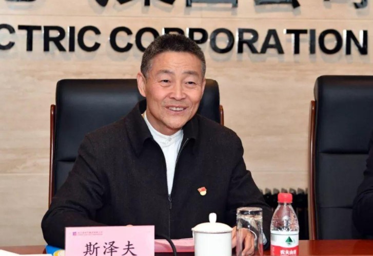 發(fā)展新能源要與電力安全統(tǒng)籌兼顧——訪全國(guó)政協(xié)常委，哈爾濱電氣集團(tuán)有限公司黨委書記、董事長(zhǎng)斯?jié)煞? /></a></div>
				<div   id=