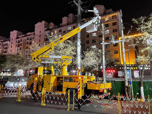 烏海電業(yè)局配電帶電作業(yè)處：堅守蒙電責任，勇戰(zhàn)寒潮