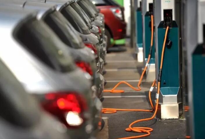 油價漲怕了，電動車主也笑不出
