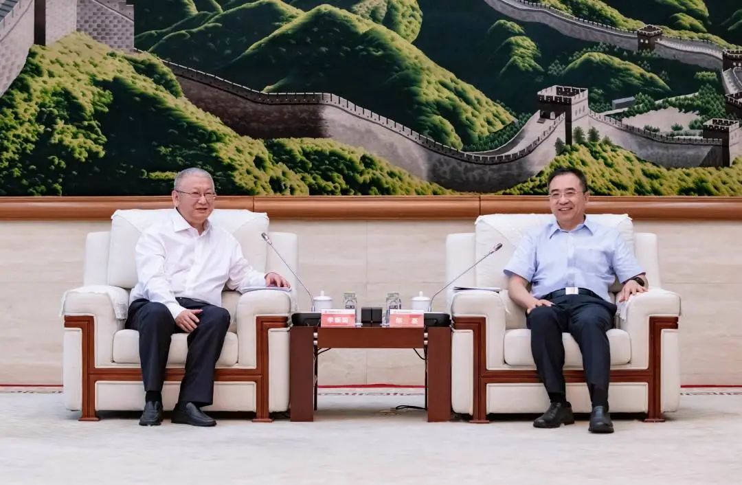 鄒磊會(huì)見(jiàn)隆基股份總裁李振國(guó)、森特股份董事長(zhǎng)劉愛(ài)森