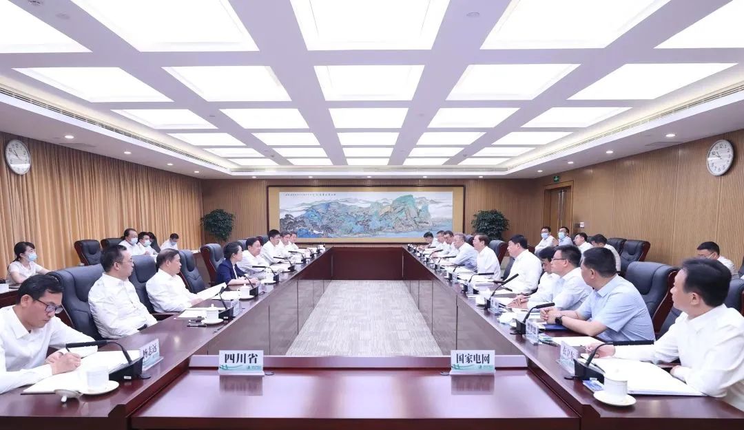 國家電網(wǎng)董事長辛保安、總經(jīng)理張智剛與四川省委書記王曉暉會談