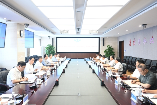 中國(guó)電建黨委書記、董事長(zhǎng)丁焰章與中國(guó)南水北調(diào)集團(tuán)黨組書記、董事長(zhǎng)蔣旭光會(huì)談
