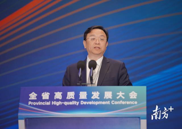 王傳福：新能源汽車發(fā)展只會(huì)快跑，不給喘口氣機(jī)會(huì)