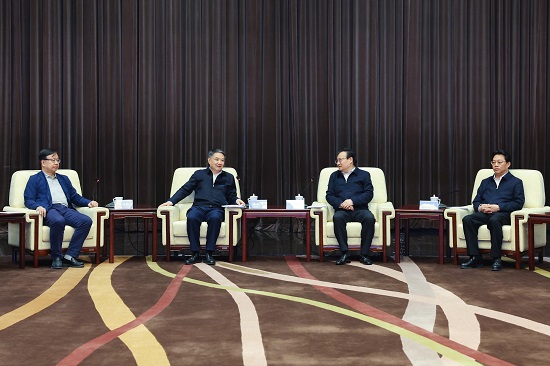 華能集團(tuán)董事長(zhǎng)溫樞剛、總經(jīng)理鄧建玲會(huì)見(jiàn)寧夏回族自治區(qū)黨委書(shū)記梁言順主席張雨浦