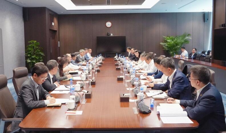中國能建黨委書記、董事長宋海良與中信集團(tuán)黨委書記、董事長奚國華會談
