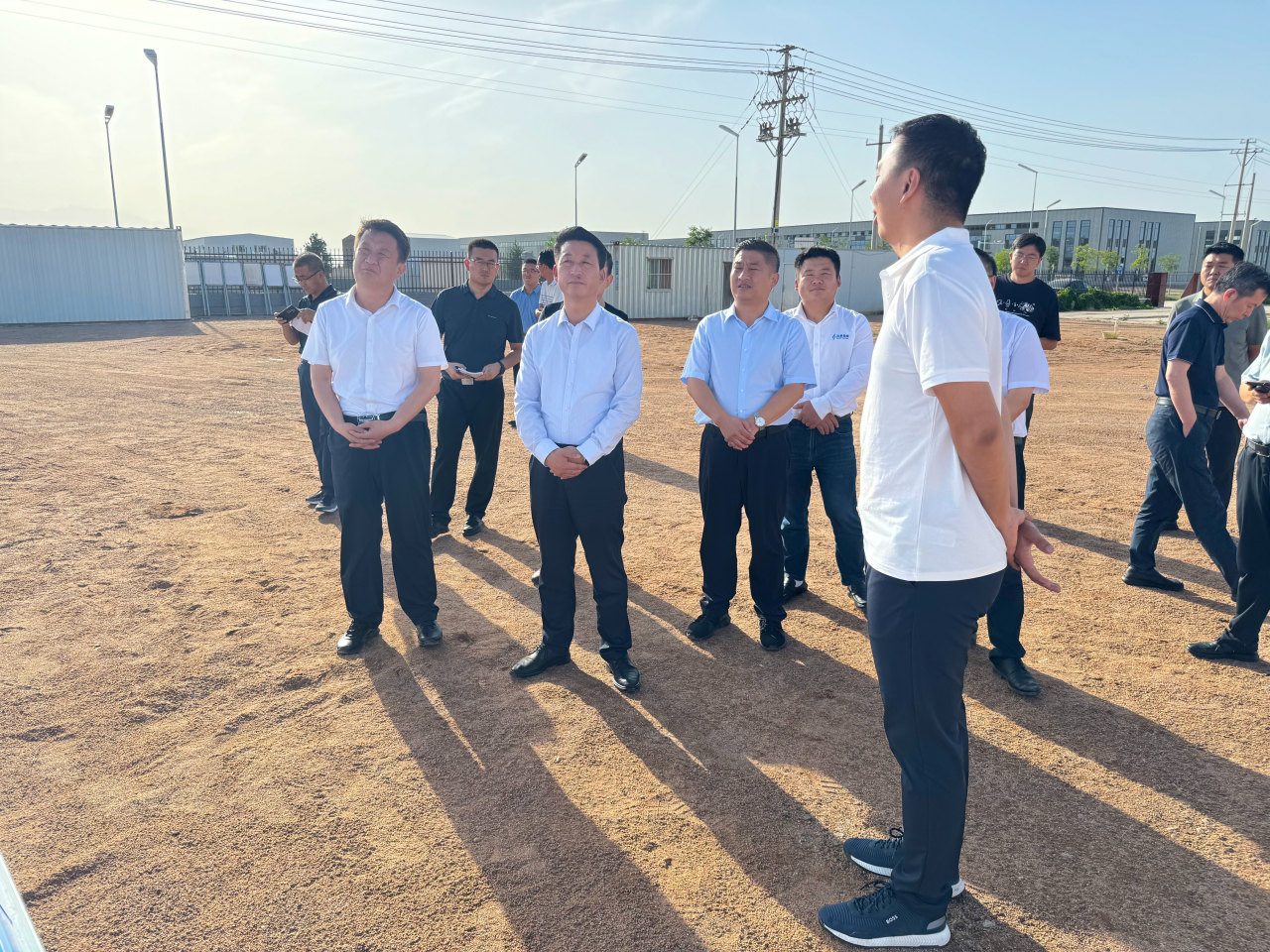 金昌市委副書記，市政府黨組書記王琳璽調(diào)研金昌致信儲(chǔ)能生產(chǎn)基地