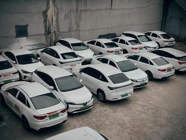 新能源網(wǎng)約車頻遭“拒保”，“一險(xiǎn)難求”難在哪?