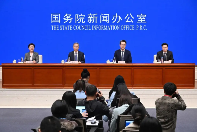 國家發(fā)改委：“沙戈荒”新能源基地加快建設(shè)，截至11月底，西北五省風光裝機達到280GW左右