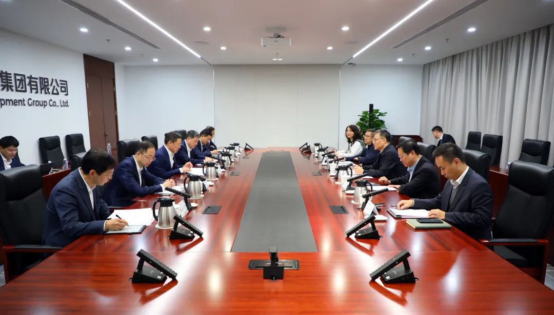 中國電氣裝備董事長李洪鳳、總經(jīng)理周群會見佛山市委書記唐屹峰