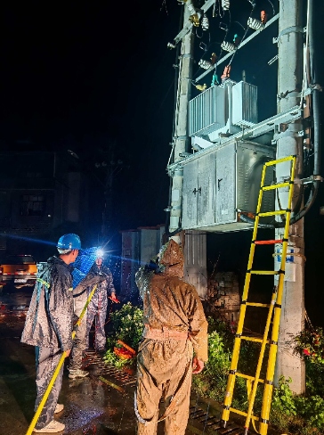 湖北通城：驚雷過后，150戶停電無訴求
